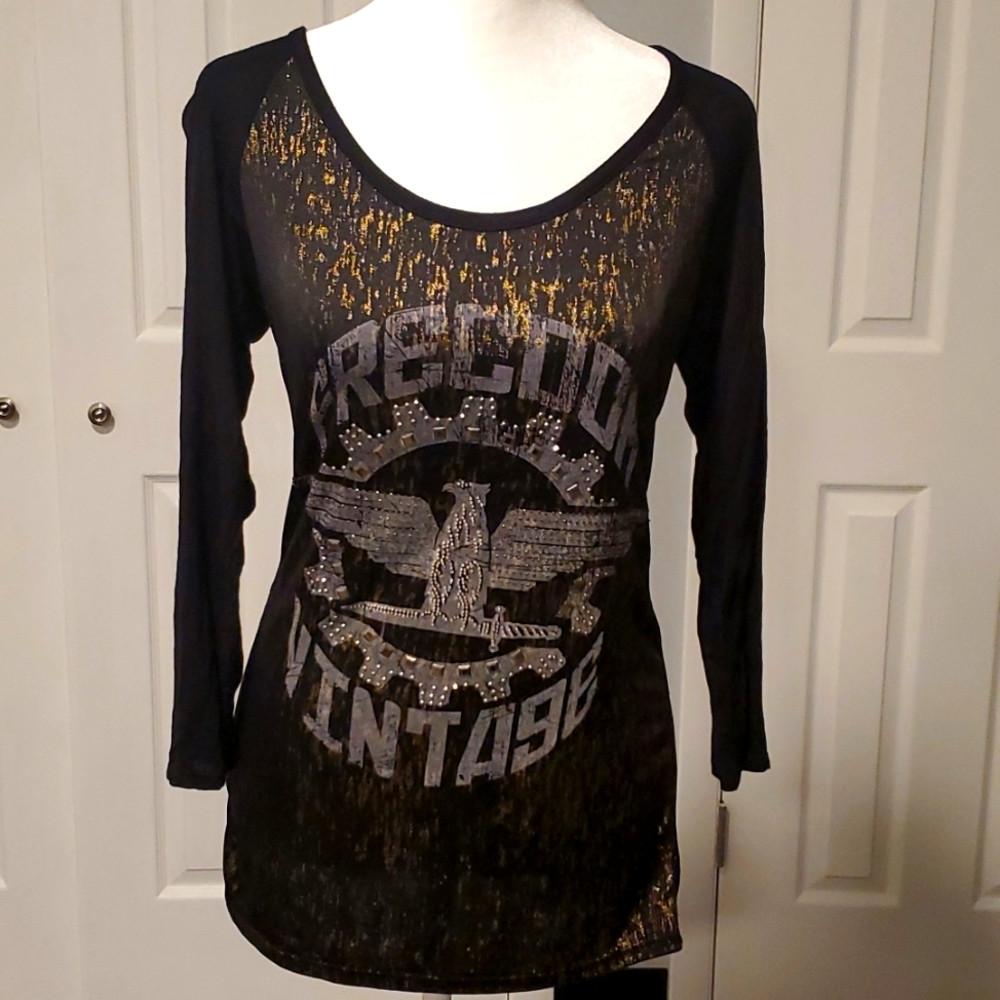 Daytrip long sleeve. Black/gold. Size S ✨️